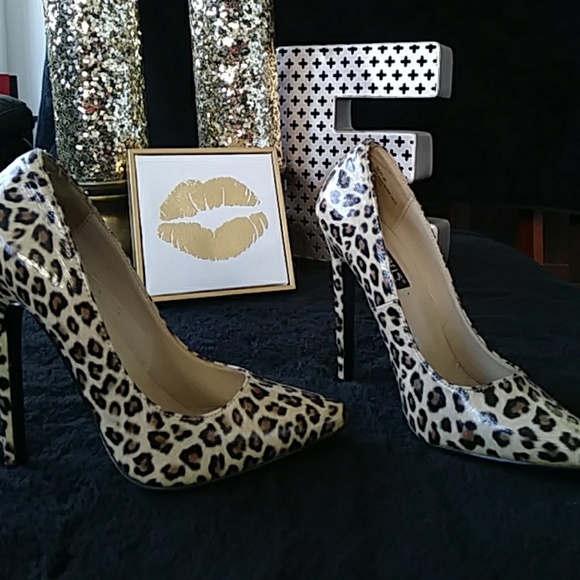 DEVIOUS cheetah print stilettos. SIZE 7. - Picture 2 of 6